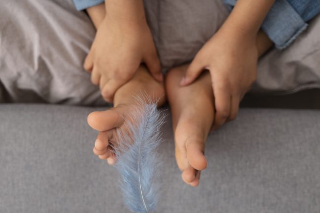 gambrr kram kaki saat tidur
