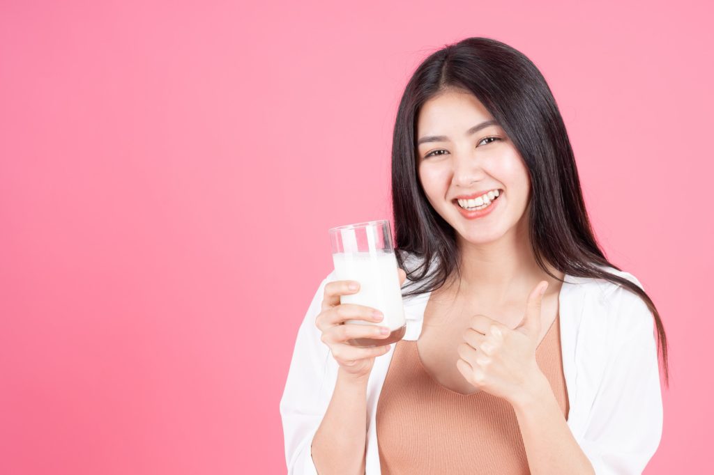 Cara Minum Susu Etawalin yang Benar