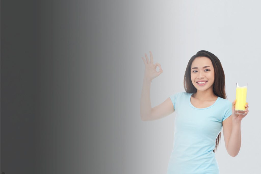 (Ilustrasi mengonsumsi Susu Etawalin, Sumber: Freepik)