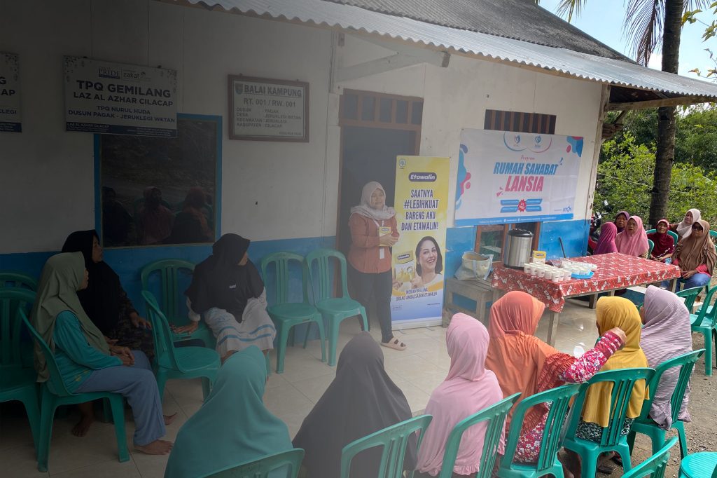 (Roadshow Rumah Sahabat Lansia, Sumber: Tim Etawalin)