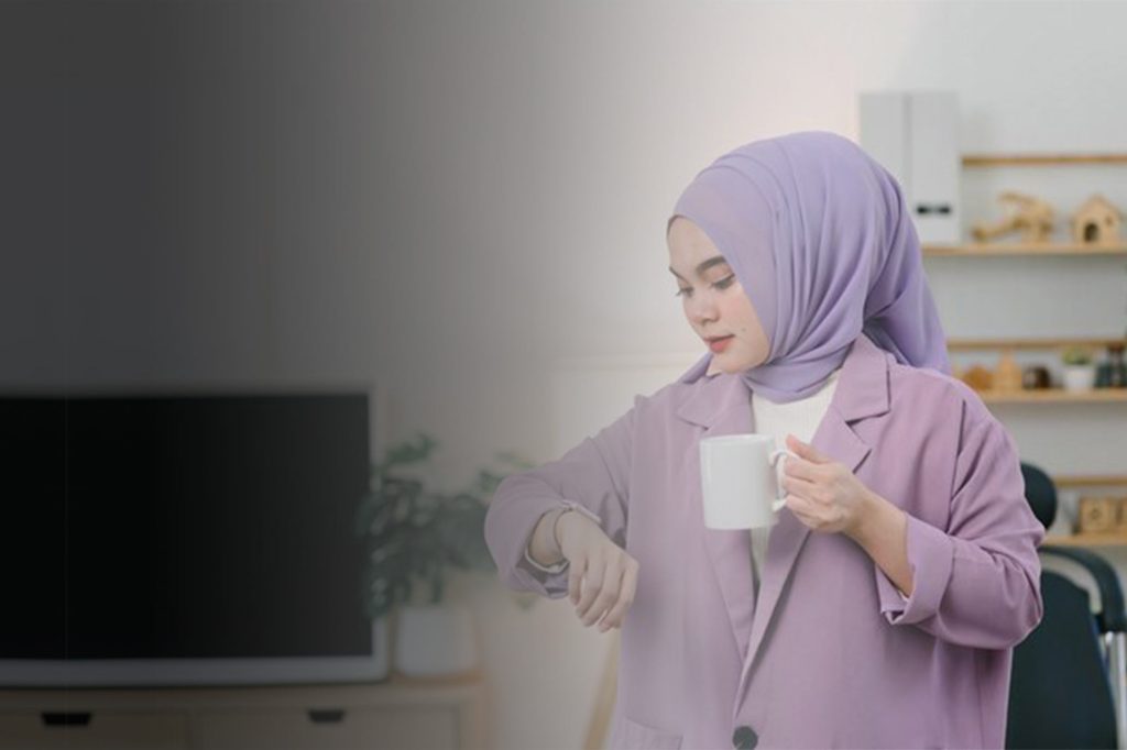 (Ilustrasi seseorang tetap bertenaga selama puasa, Sumber: Freepik)