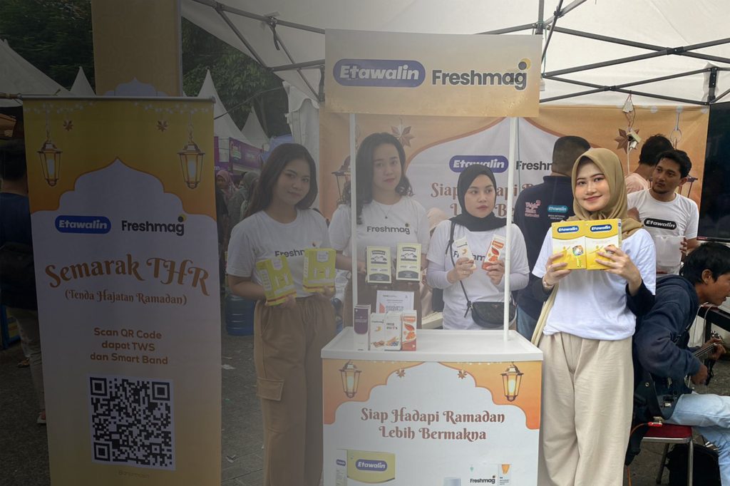 (Keseruan ngabuburit di booth etawalin, Sumber: Tim Etawalin)