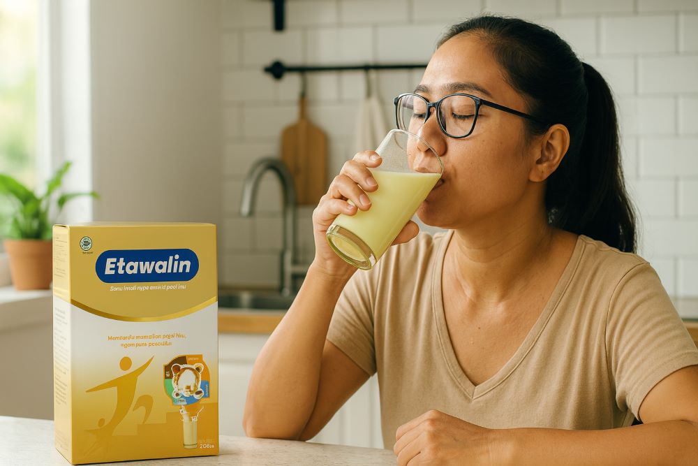 Ibu Rita Meminum Susu Etawalin