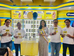 Royal Reveal Etawalin Special Limited Edition Kemasan Maia Estianty di Booth Etawalin